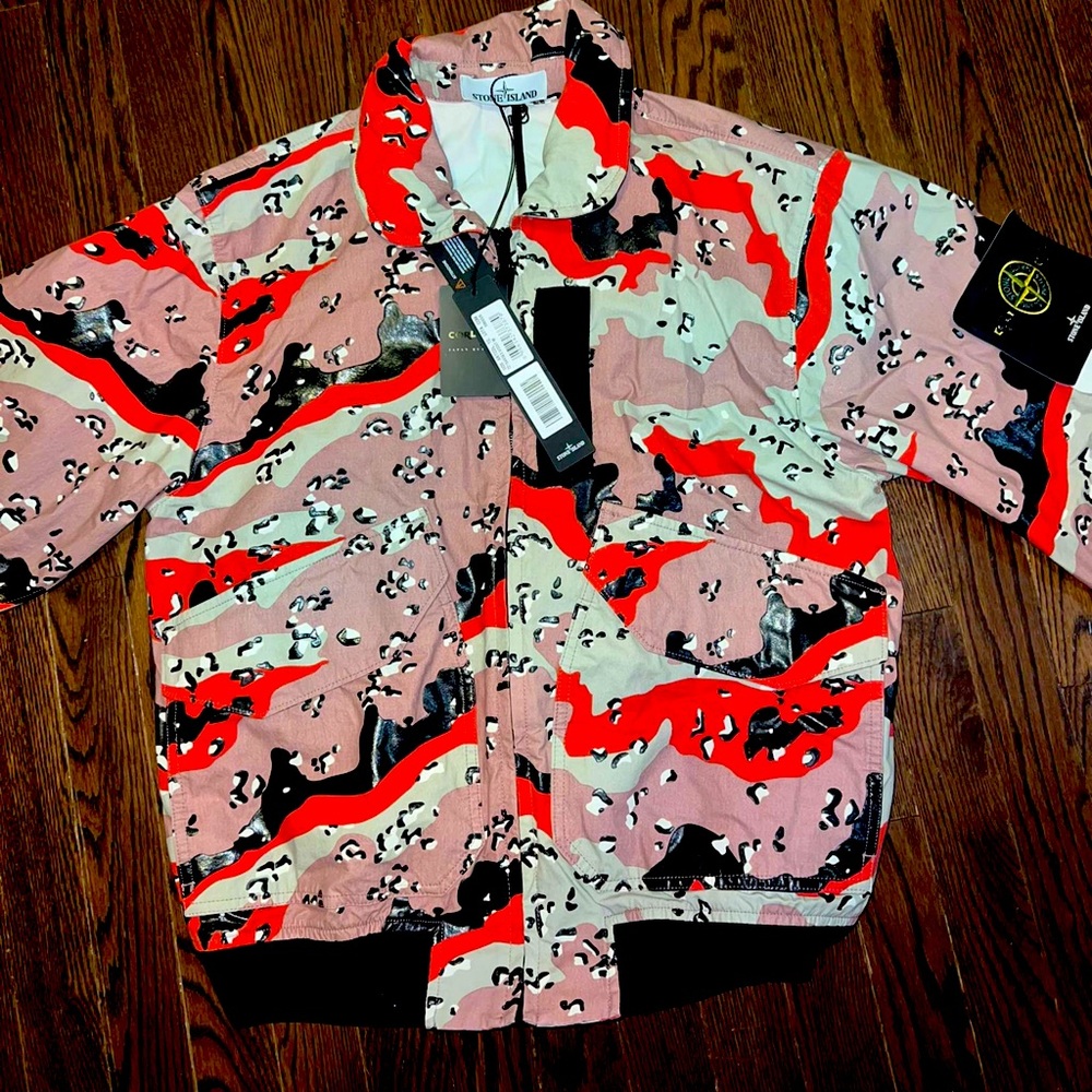 Pink camouflage stone island zip up jacket size Medium